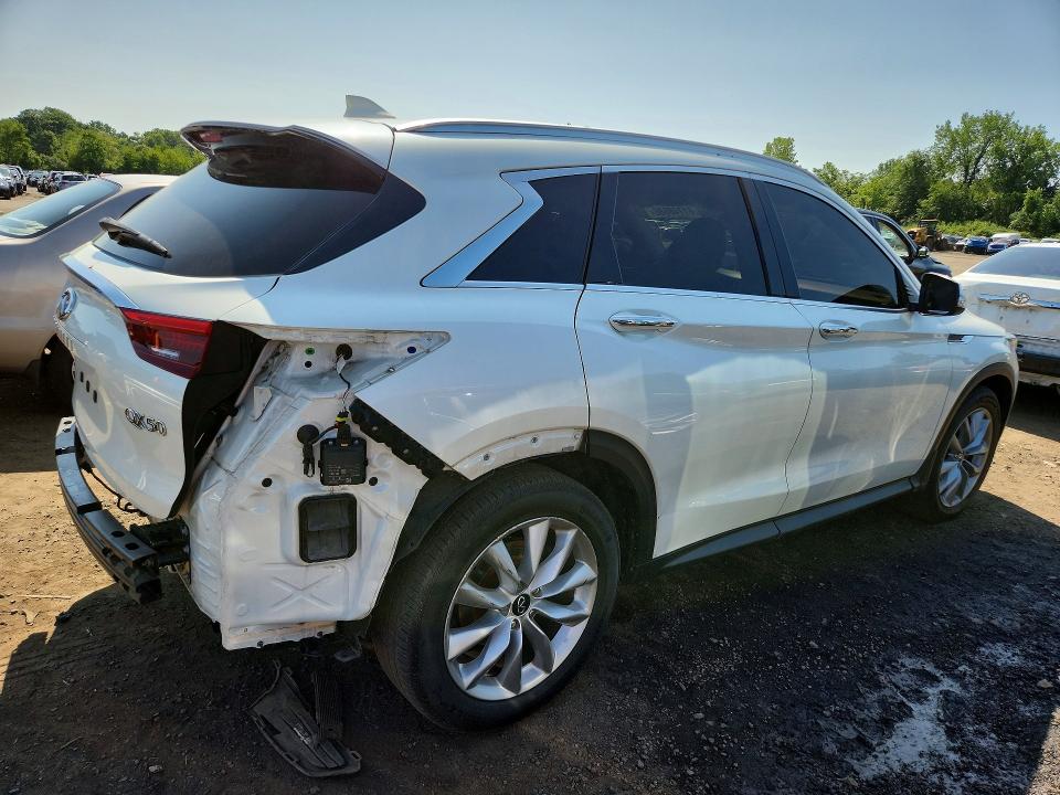 Photo 3 from auction – 2021 INFINITI QX50 with VIN 3PCAJ5BB3MF114952