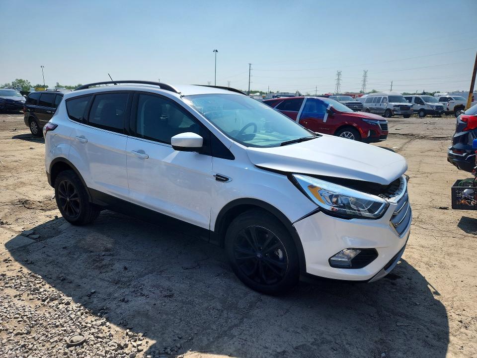 Photo 4 from auction – 2018 FORD ESCAPE with VIN 1FMCU0HD1JUB10361