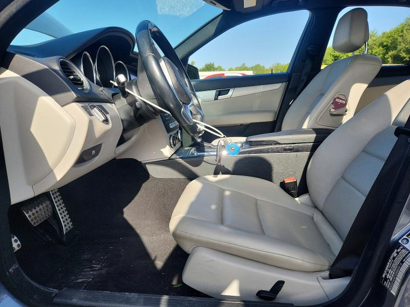 Photo 7 from auction – 2014 MERCEDES-BENZ C with VIN WDDGF4HB1EA960414