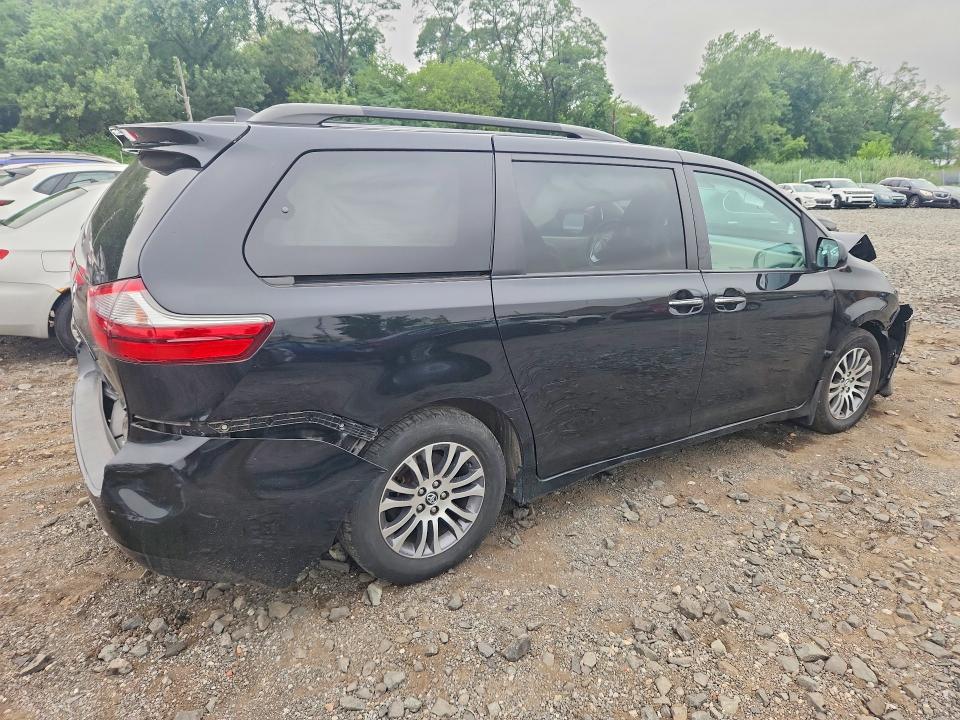 Photo 3 from auction – 2020 TOYOTA SIENNA with VIN 5TDYZ3DC3LS044123