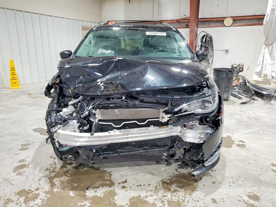 Photo 5 from auction – 2020 CHRYSLER PACIFICA with VIN 2C4RC1BG4LR106508