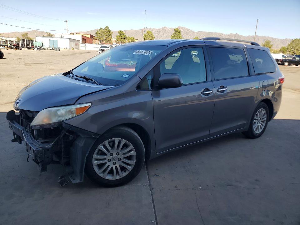 TOYOTA SIENNA 2017 with VIN 5TDYZ3DC1HS857578 - Photo from auction