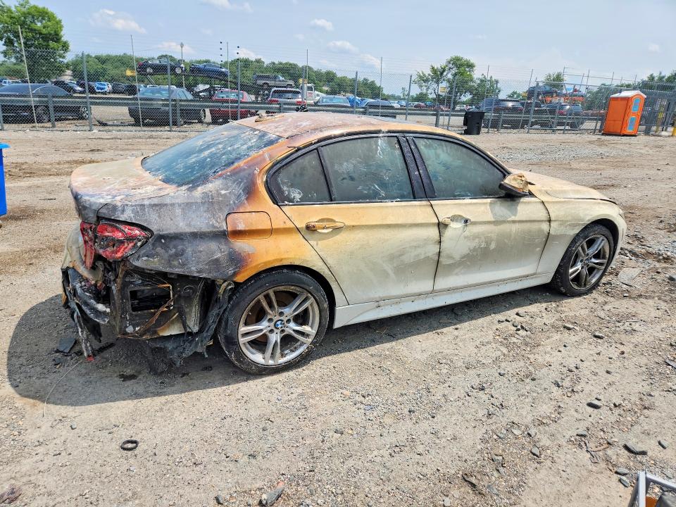 Photo 3 from auction – 2017 BMW 330 with VIN WBA8D9C3XHA005582