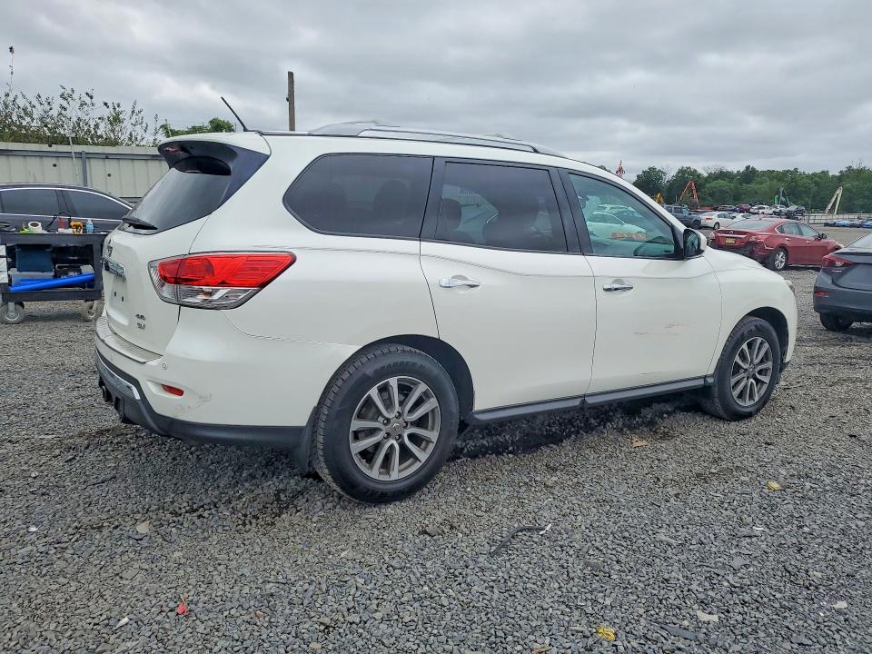 Photo 3 from auction – 2016 NISSAN PATHFINDER with VIN 5N1AR2MM2GC668017
