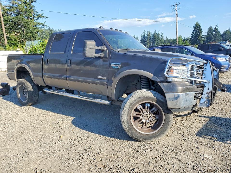 Photo 4 from auction – 2005 FORD F250 with VIN 1FTSW21P55EC65490