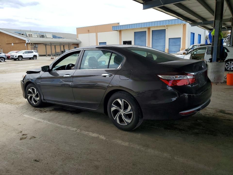 Photo 2 from auction – 2016 HONDA ACCORD with VIN 1HGCR2F38GA047895