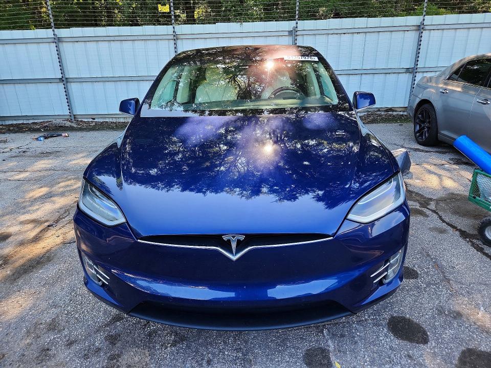 Photo 5 from auction – 2017 TESLA MODEL X with VIN 5YJXCBE2XHF077371