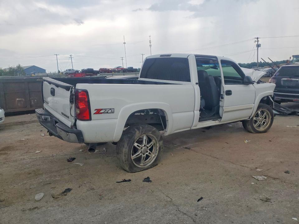 Photo 3 from auction – 2003 CHEVROLET SILVERADO with VIN 1GCEK19T13E317571