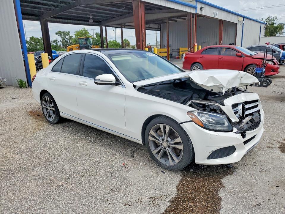 Photo 4 from auction – 2016 MERCEDES-BENZ C with VIN 55SWF4JB0GU130984