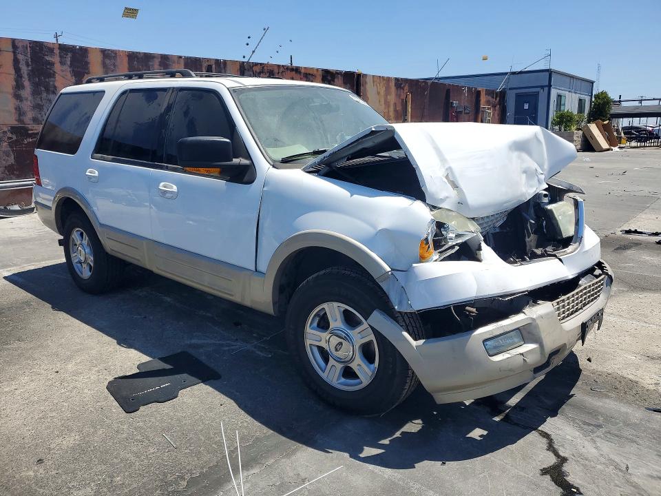 Photo 4 from auction – 2005 FORD EXPEDITION with VIN 1FMFU175X5LA68801