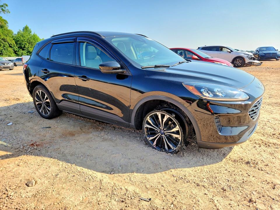 Photo 4 from auction – 2022 FORD ESCAPE with VIN 1FMCU0G60NUA11118