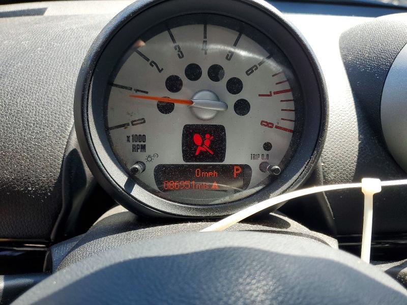 Photo 9 from auction – 2011 MINI COUNTRYMAN with VIN WMWZC5C53BWL52781