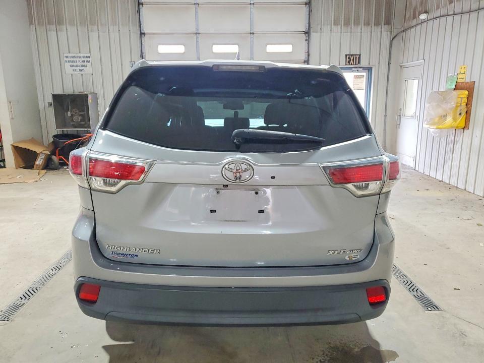 Photo 6 from auction – 2015 TOYOTA HIGHLANDER with VIN 5TDJKRFH7FS072061