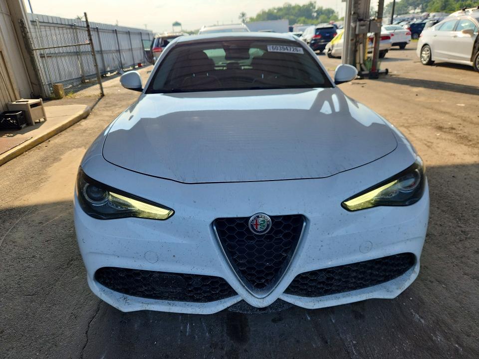 Photo 5 from auction – 2017 ALFA ROMEO GIULIA with VIN ZARFAEEN6H7549302