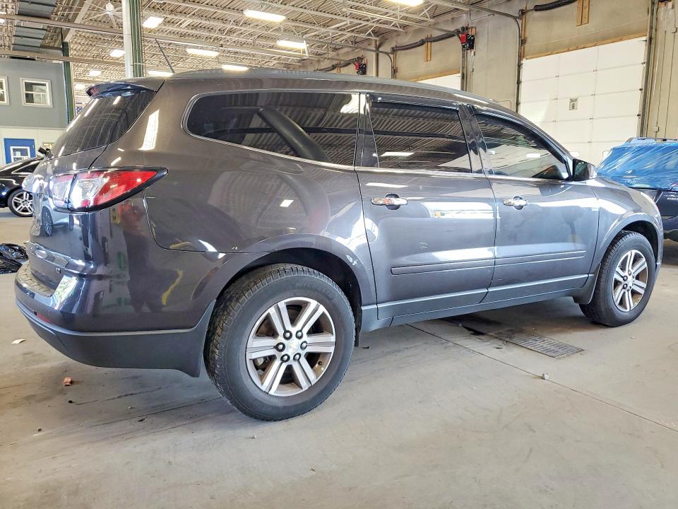 Photo 3 from auction – 2017 CHEVROLET TRAVERSE with VIN 1GNKVGKD7HJ138313
