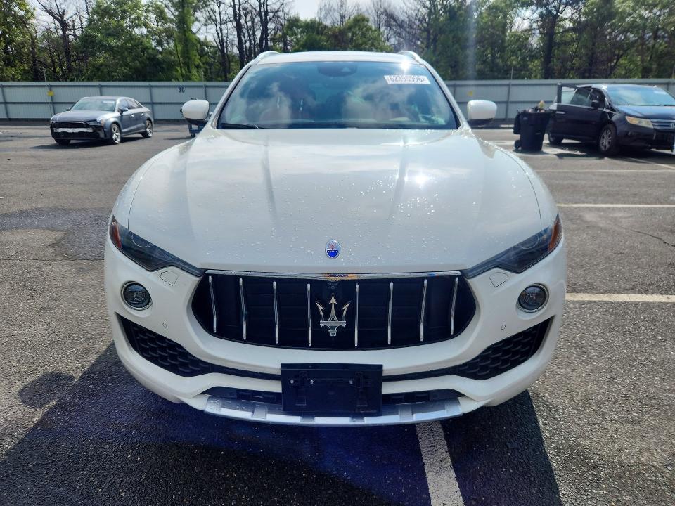 Photo 5 from auction – 2017 MASERATI LEVANTE with VIN ZN661YUL1HX198115