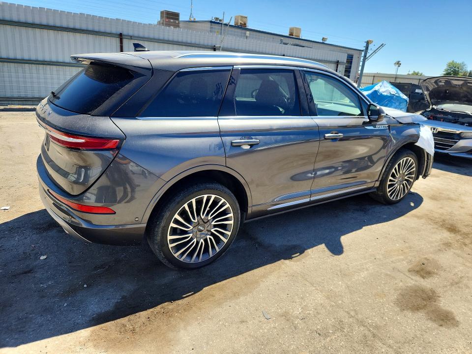 Photo 3 from auction – 2020 LINCOLN CORSAIR with VIN 5LMCJ2C99LUL21296