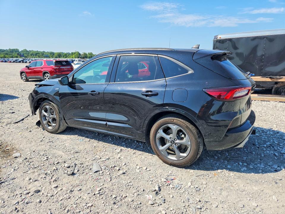 Photo 2 from auction – 2023 FORD ESCAPE with VIN 1FMCU0MN8PUB30520