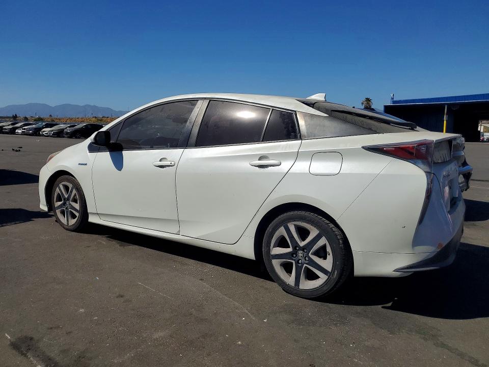 Photo 2 from auction – 2016 TOYOTA PRIUS with VIN JTDKARFUXG3507680