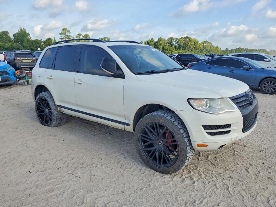 Photo 4 from auction – 2010 VOLKSWAGEN TOUAREG with VIN WVGFK7A93AD000946