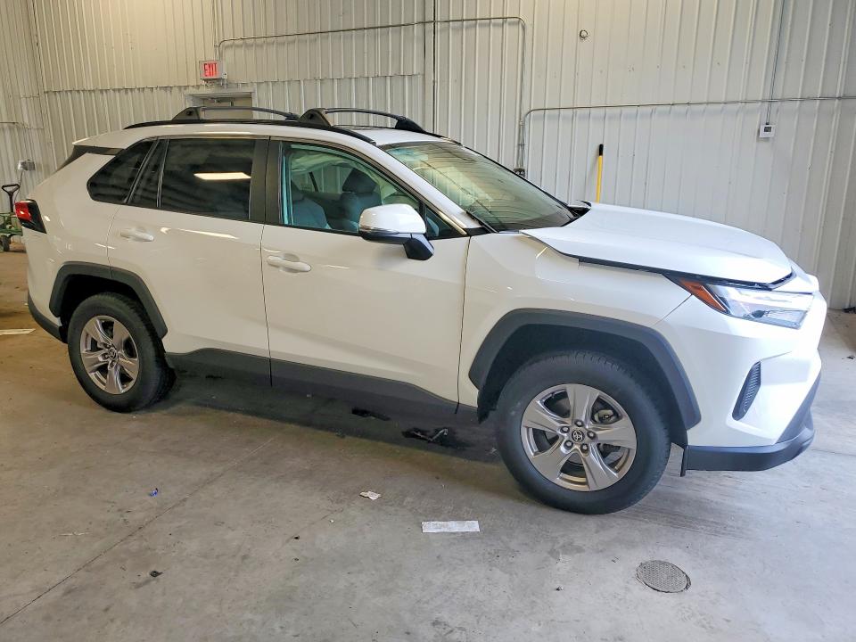 Photo 4 from auction – 2023 TOYOTA RAV4 with VIN 2T3P1RFV2PW345961