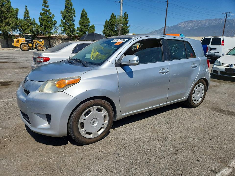 SCION XD 2011 con VIN JTKKU4B49B1014702 - Foto de la subasta