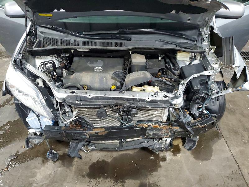 Photo 12 from auction – 2016 TOYOTA SIENNA with VIN 5TDYK3DC5GS757650