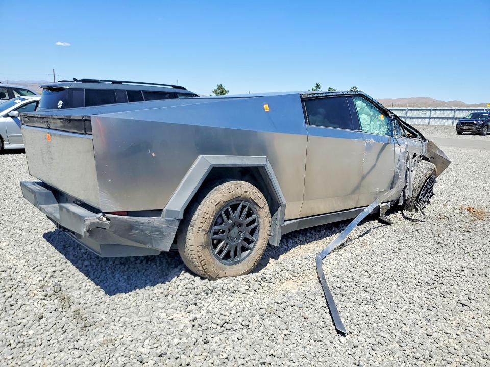 Photo 3 from auction – 2025 TESLA CYBERTRUCK with VIN 7G2CEHED1SA075121