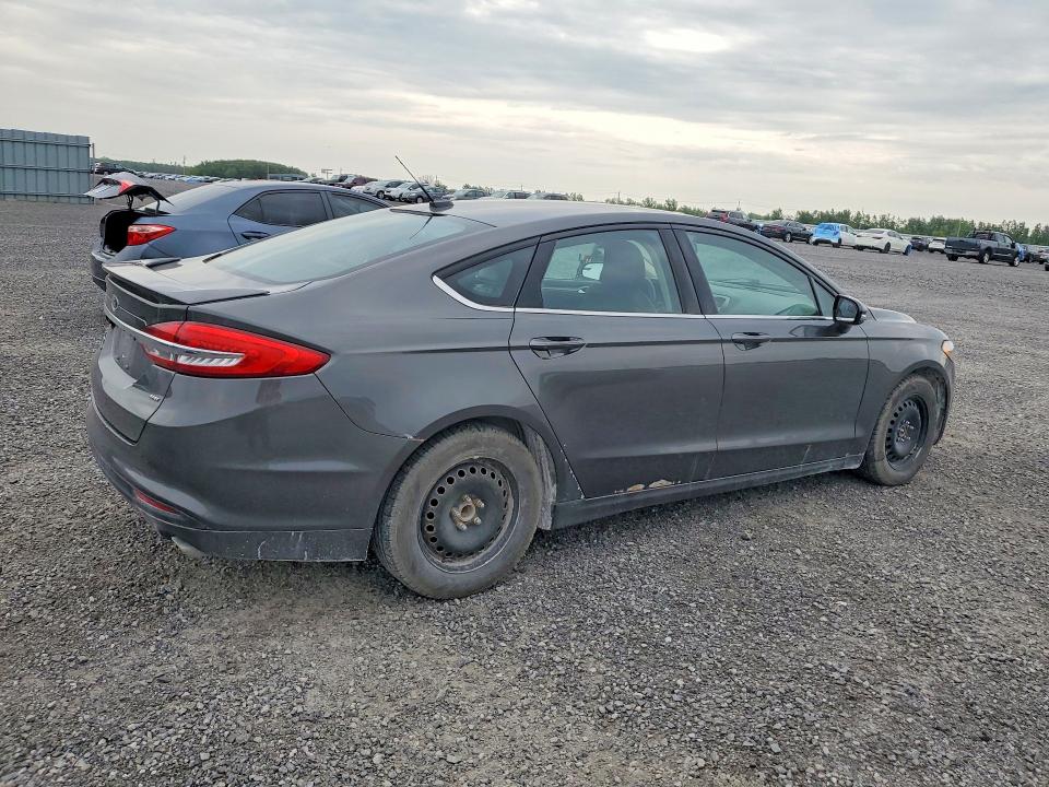 Photo 3 from auction – 2017 FORD FUSION with VIN 3FA6P0H74HR389945
