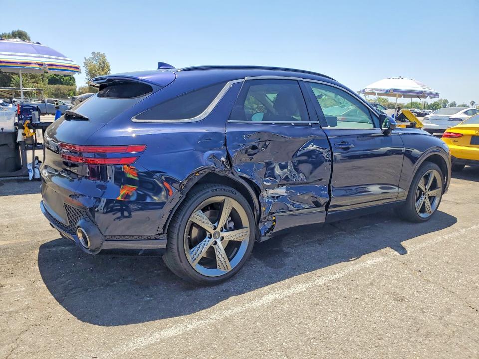 Photo 3 from auction – 2022 GENESIS GV70 with VIN KMUMCDTC8NU062412