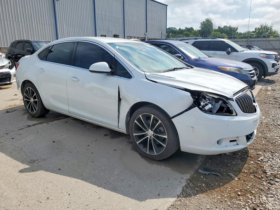 Zdjęcie 4 z aukcji – 2017 BUICK VERANO z VIN 1G4PR5SK5H4106573