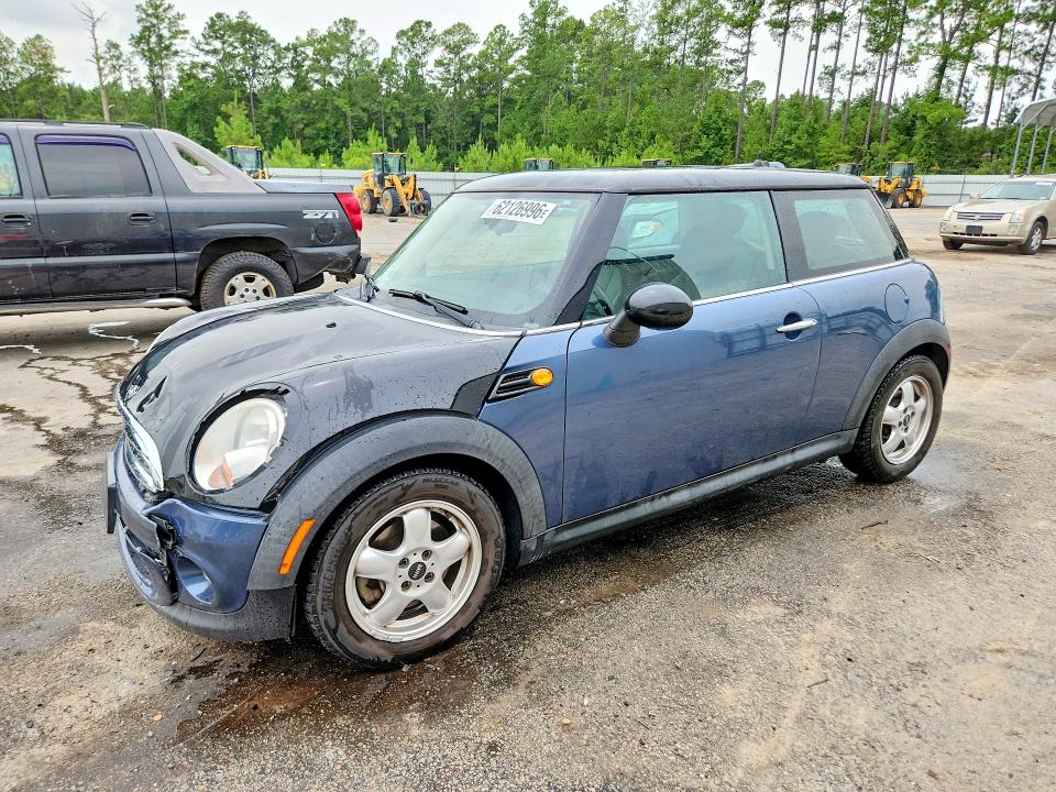 MINI COOPER 2011 with VIN WMWSU3C55BT095191 - Photo from auction