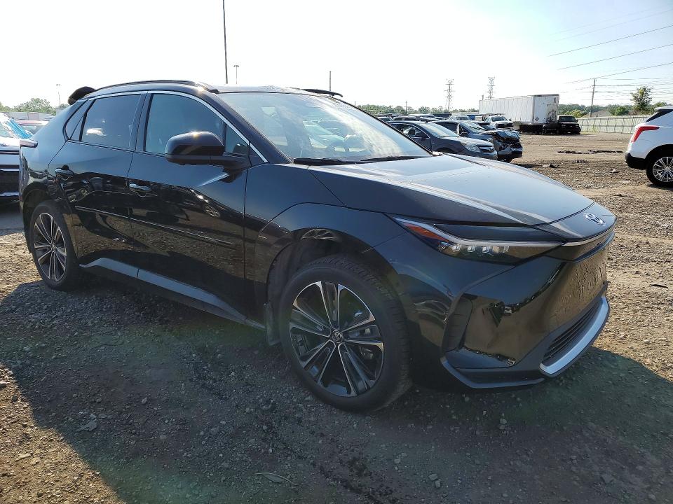 Photo 4 from auction – 2025 TOYOTA BZ4X with VIN JTMABACA7SA096375