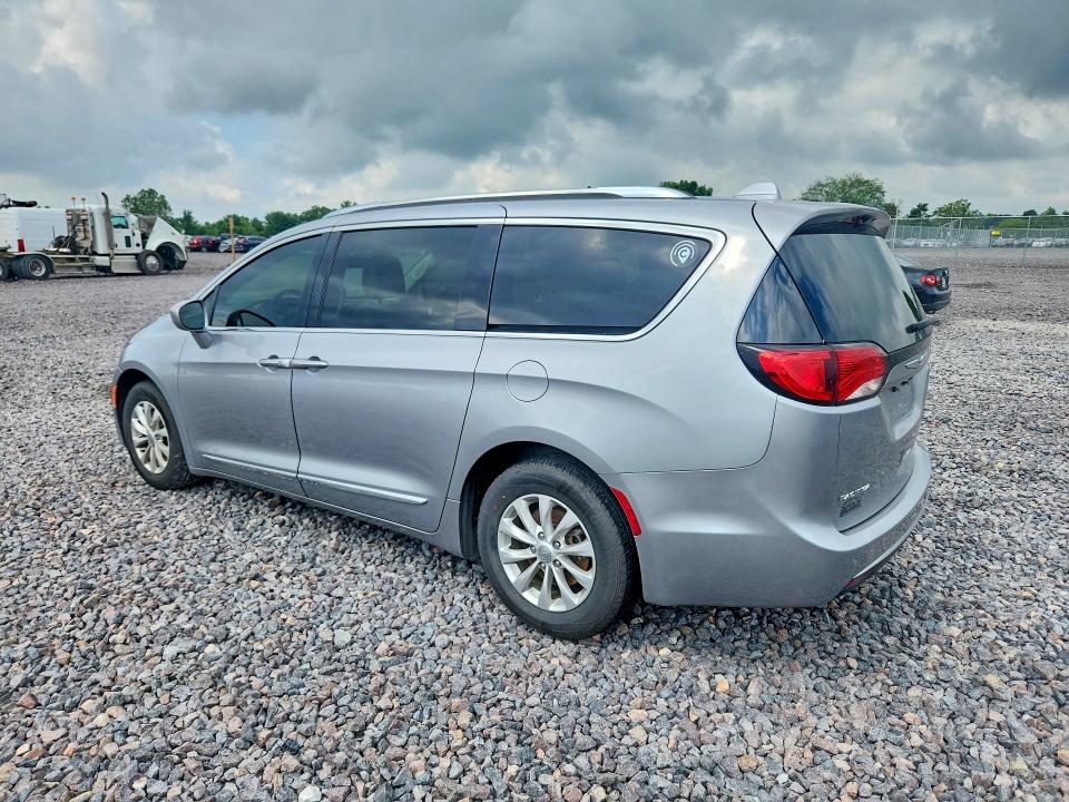Photo 2 from auction – 2019 CHRYSLER PACIFICA with VIN 2C4RC1BG5KR561219