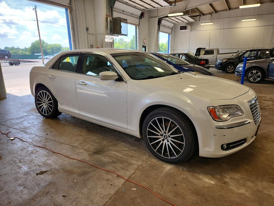 Photo 4 from auction – 2013 CHRYSLER 300 with VIN 2C3CCARG0DH558768
