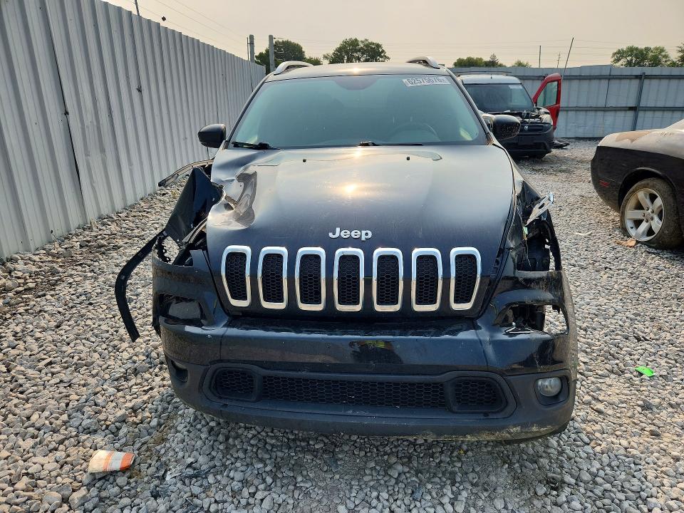 Photo 5 from auction – 2017 JEEP CHEROKEE with VIN 1C4PJLCB0HW535106