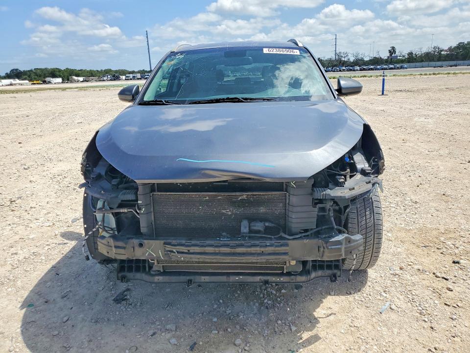 Photo 5 from auction – 2018 HYUNDAI TUCSON with VIN KM8J33A42JU681816