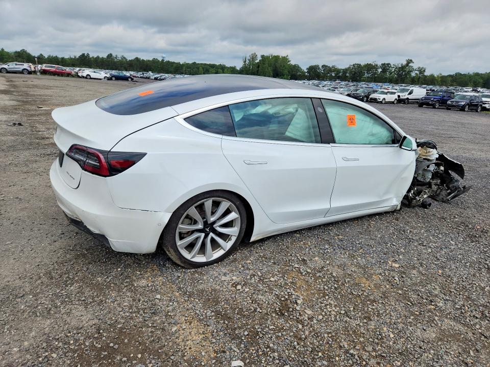 Photo 3 from auction – 2019 TESLA MODEL 3 with VIN 5YJ3E1EB4KF200060