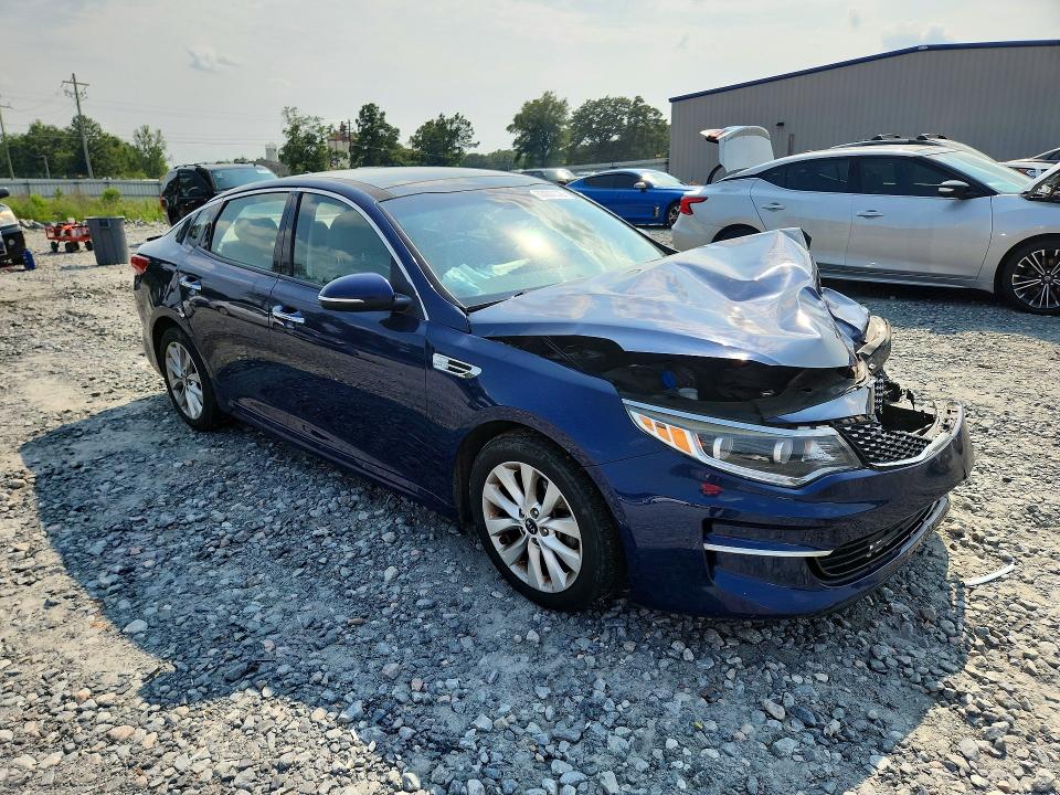 Photo 4 from auction – 2016 KIA OPTIMA with VIN 5XXGU4L32GG012899