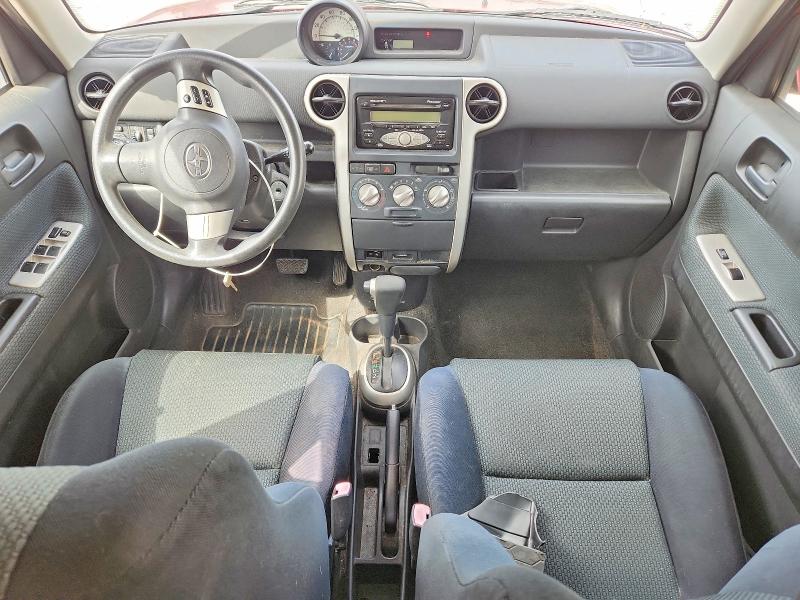 Foto 8 de la subasta – 2006 SCION XB con VIN JTLKT324264114167