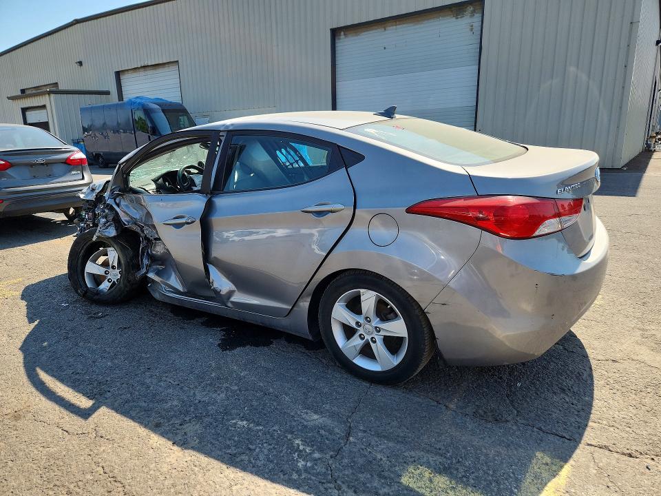 Photo 2 from auction – 2012 HYUNDAI ELANTRA with VIN KMHDH4AEXCU451490