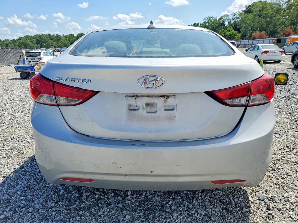 Photo 6 from auction – 2012 HYUNDAI ELANTRA with VIN 5NPDH4AE2CH077990