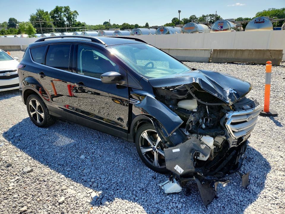 Photo 4 from auction – 2018 FORD ESCAPE with VIN 1FMCU9HD1JUC24347