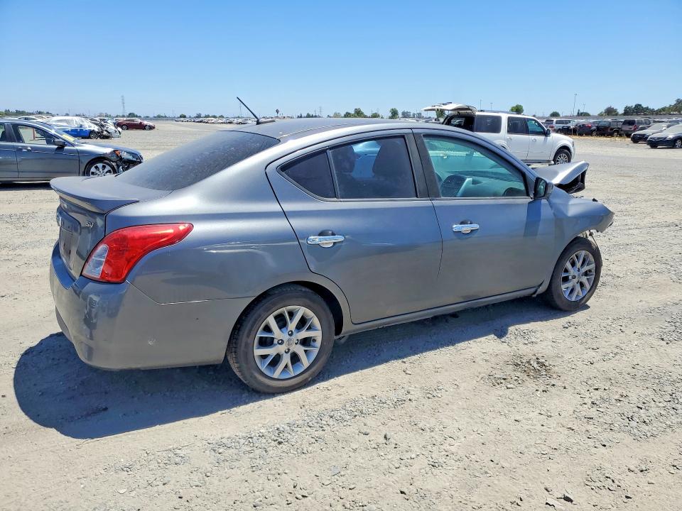 Photo 3 from auction – 2018 NISSAN VERSA with VIN 3N1CN7AP1JL835552