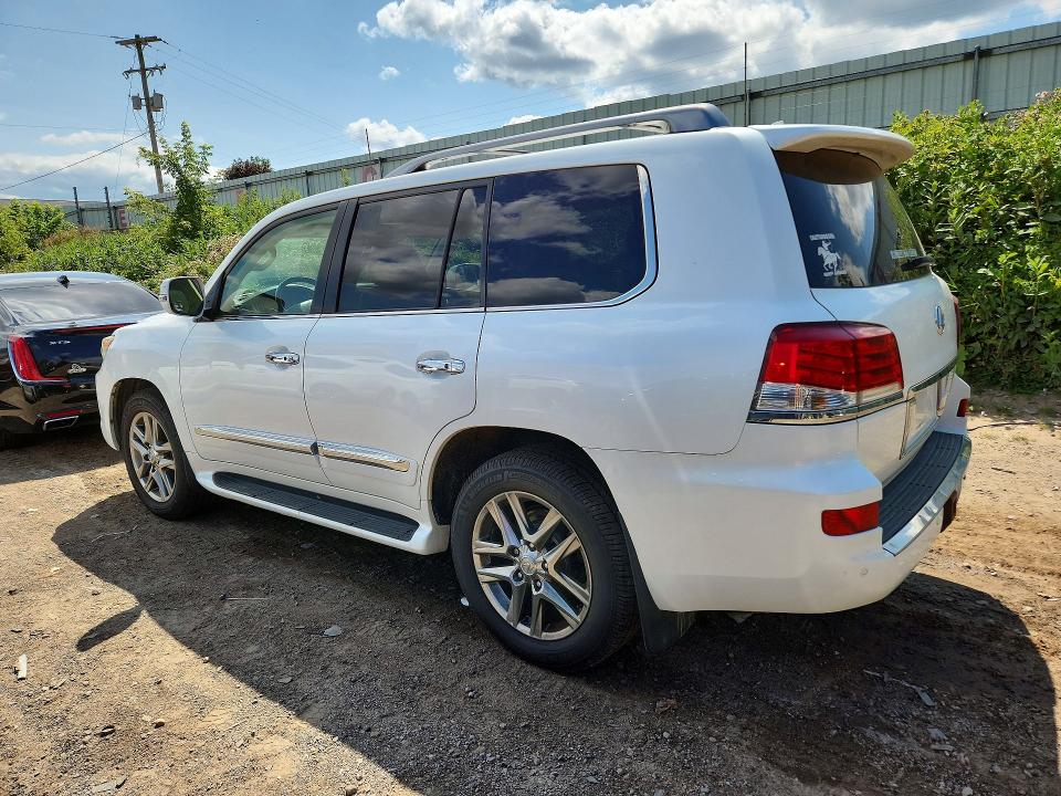 Photo 2 from auction – 2013 LEXUS LX with VIN JTJHY7AX1D4108252