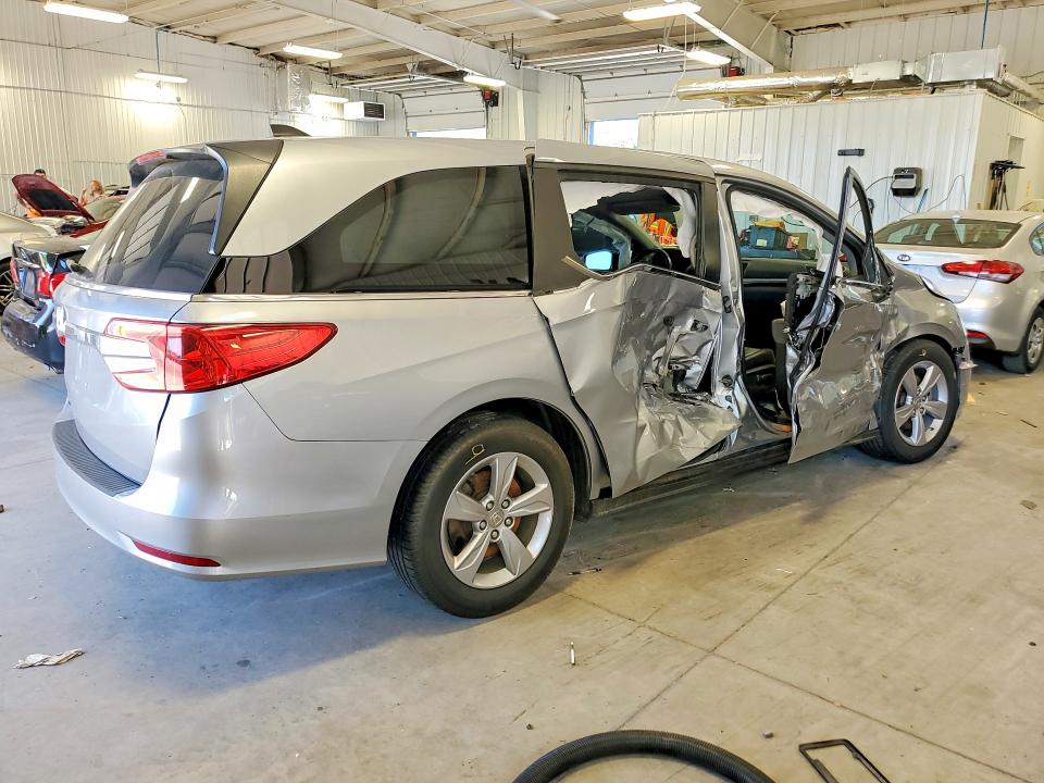 Photo 3 from auction – 2019 HONDA ODYSSEY with VIN 5FNRL6H74KB042288