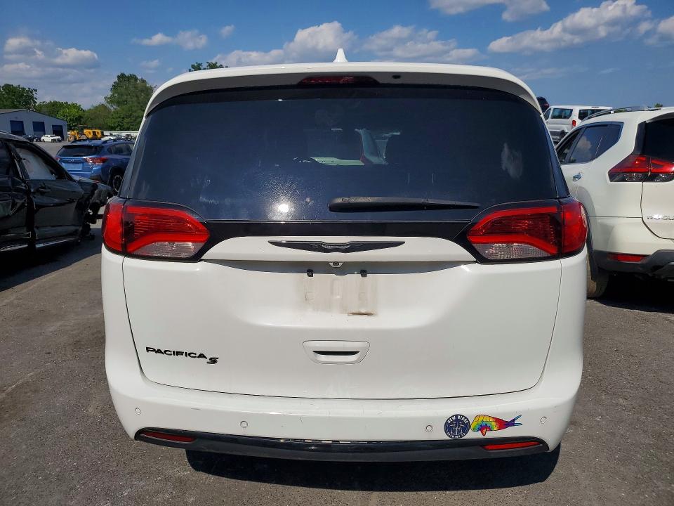Photo 6 from auction – 2019 CHRYSLER PACIFICA with VIN 2C4RC1FGXKR506808