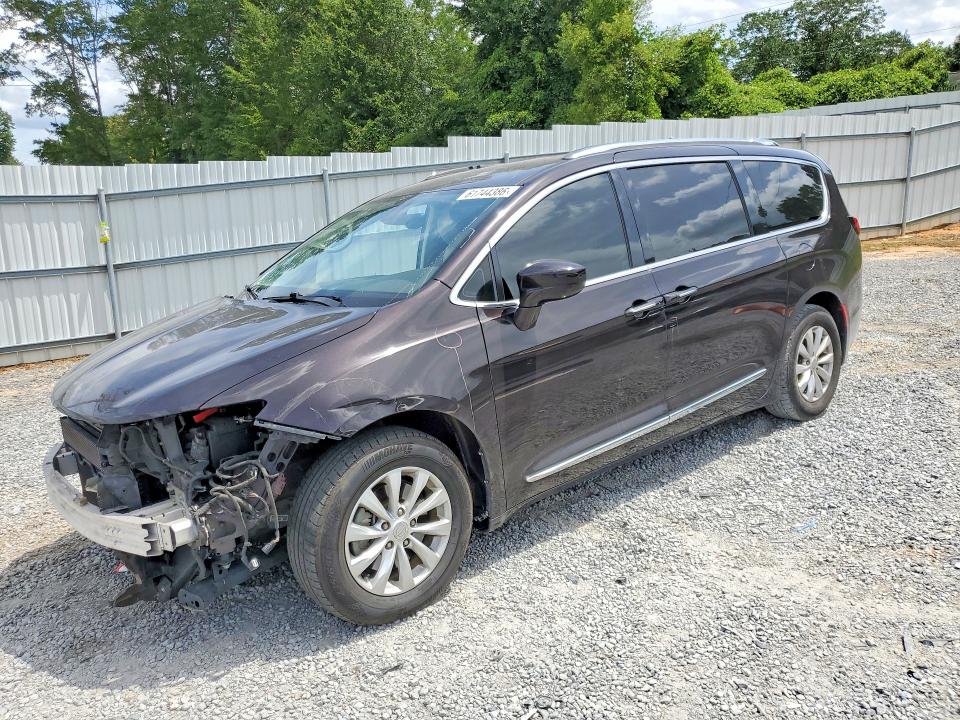 CHRYSLER PACIFICA 2018 with VIN 2C4RC1BG8JR153831 - Photo from auction