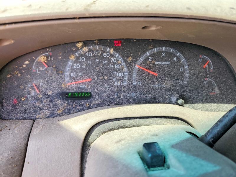 Photo 9 from auction – 2001 FORD F150 with VIN 1FTRW08L01KB55674