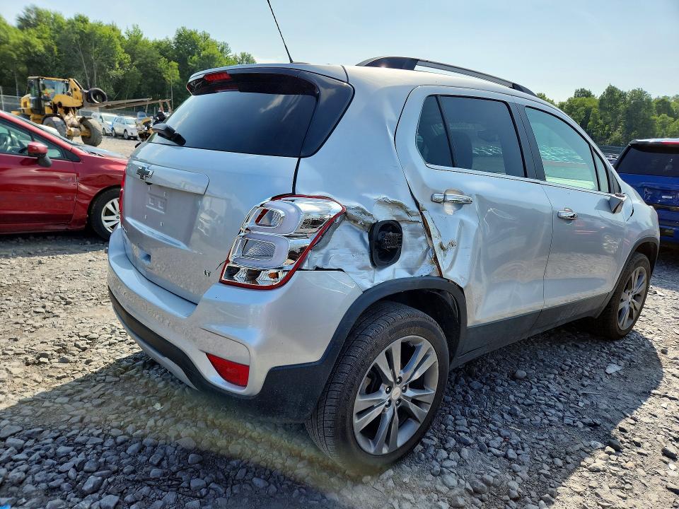 Photo 3 from auction – 2020 CHEVROLET TRAX with VIN KL7CJPSB7LB042351
